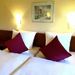 Ramor Garni Hotel 3*