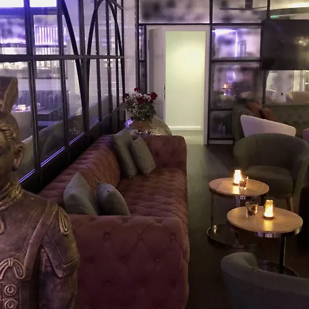 ラモー ガルニ ホテル