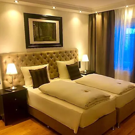 Ramor Garni Otel 3*
