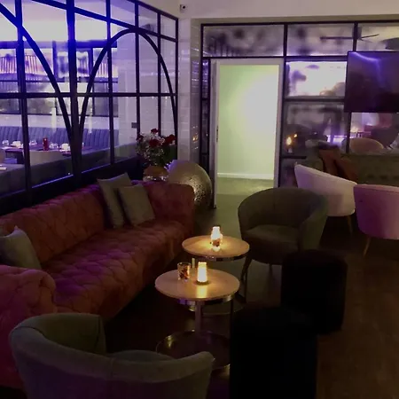 ラモー ガルニ ホテル 3*